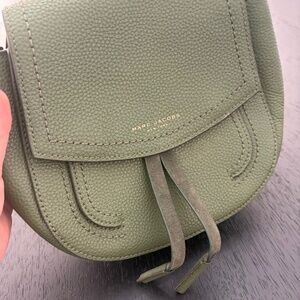 Marc Jacobs Maverick Pebbled Leather Crossbody Saddle Bag in Cactus Green